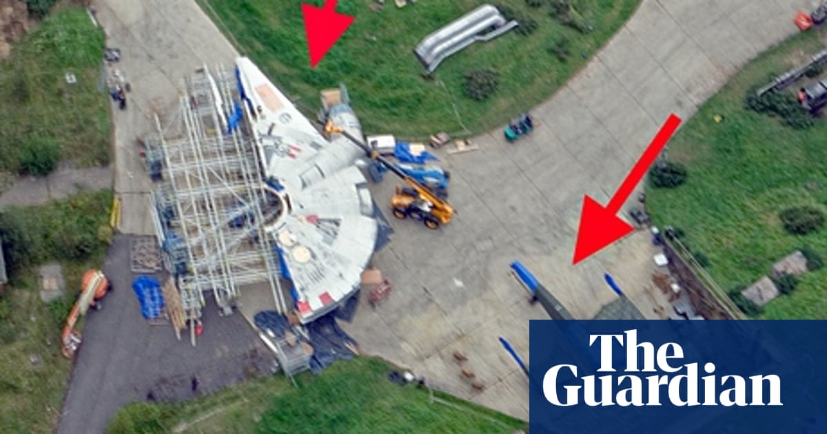 Stars Wars set snapshot on Twitter sparks excitement among fans