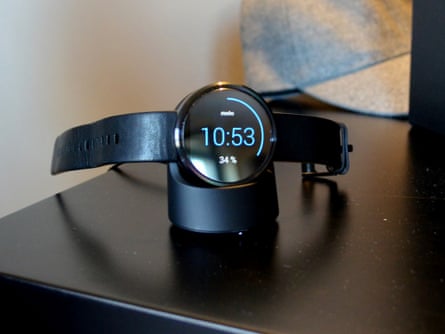 Motorola Moto 360 beautiful smartwatch spoiled by poor battery | Gadgets | Guardian