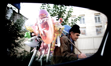 Iranian balloon seller 