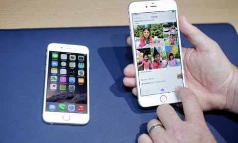 More than 4m units of the iPhone 6 and iPhone 6 Plus were pre-ordered in 24 hours, says Apple.