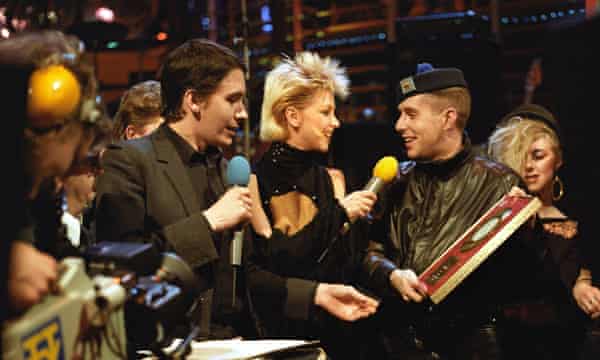 Headline act: with Jools Holland and Leslie Ash on The Tube, in 1985.