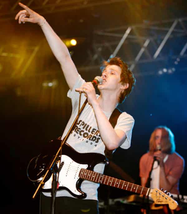 Jamie T performing at Reading festival in 2007.
