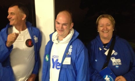 Cheerful yes campaigners in Dundee. 