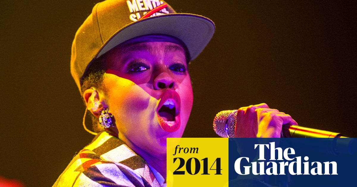 Another Day Another Nip Slip: Lauryn Hill 'Loses It' in London