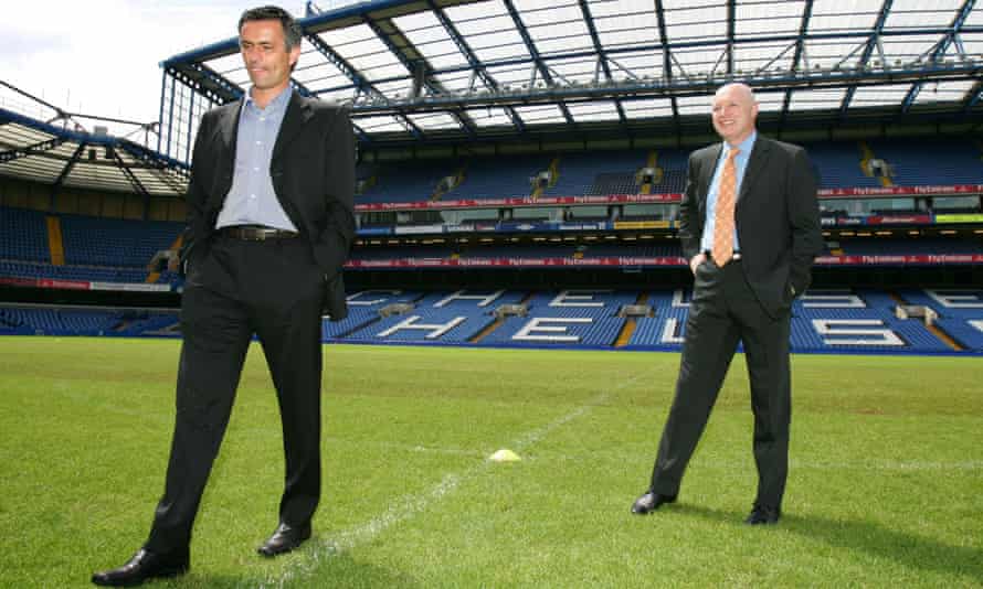 José Mourinho is unveiled as Chelsea manager in 2004, with chief executive Peter Kenyon alongside him.