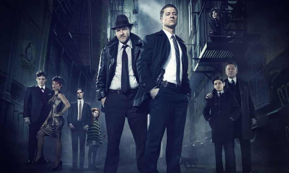 Gotham Season 6 Release Date, Cast, and Updates Batman's beginnings, gotham cast posing
