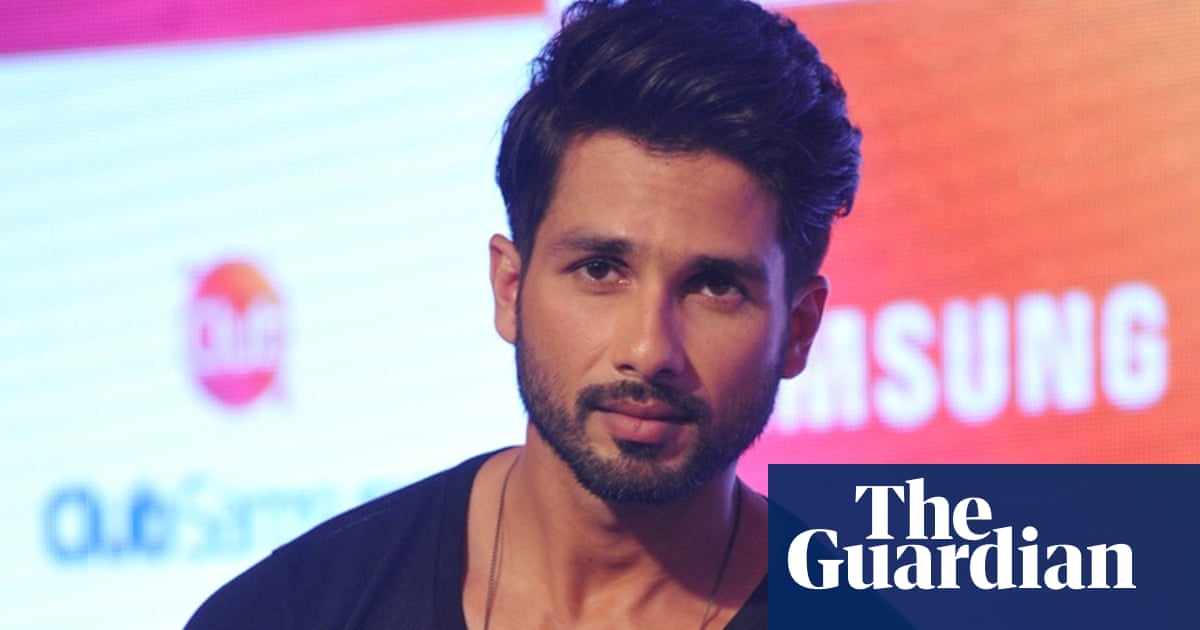 I have a dark side': Haider's Shahid Kapoor on being the new Hindi Hamlet |  Haider | The Guardian