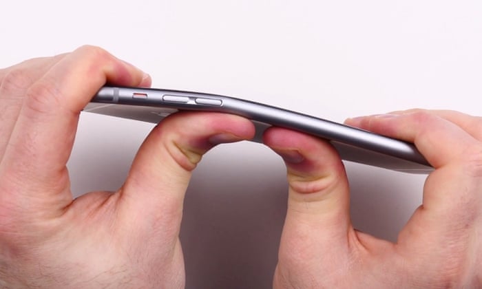 Apple Iphone 6 And 6 Plus Can Bend In Pockets Users Complain Iphone 6 The Guardian