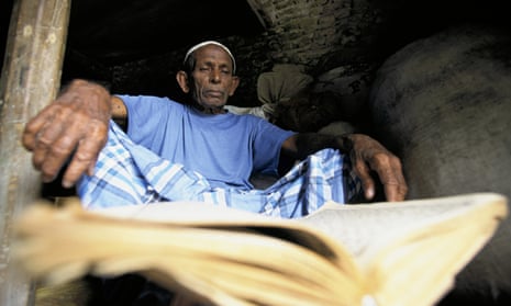 Maldives man reading