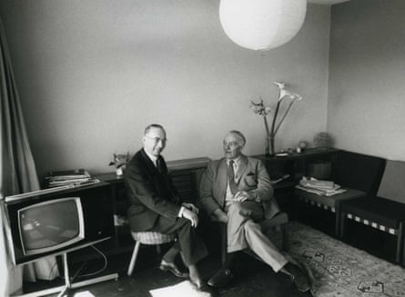 Ernö Goldfinger (right) with the architect Pierre Forestier, at home in the Balfron Tower, 1968.