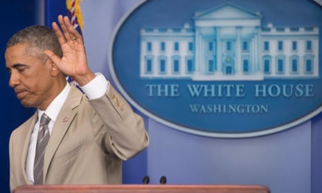 obama wave white house