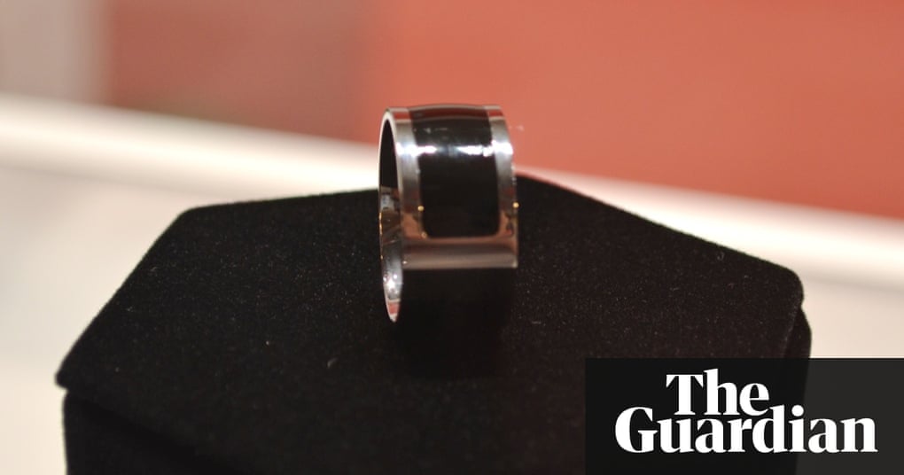 Mota's smart ring buzzes messages to your finger