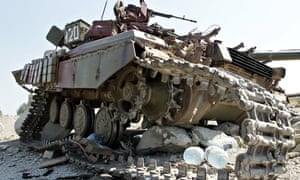 ukraine tank mariupol ukrainian ceasefire donetsk russia minsk belarus process breached guardian