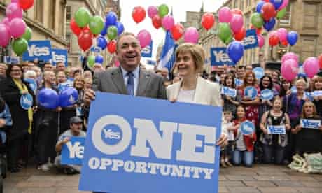 Alex Salmond and Nicola Sturgeon campaign in Glasgow.