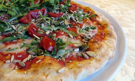 PIzza with vegan mozarella … but is it any good?