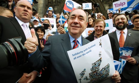 Scottish first minister Alex Salmond with a crowd of yes campaigners. ‘Fair play and respect for democracy’