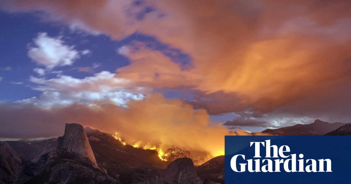Yosemite National Park wildfire forces evacuation of hikers in