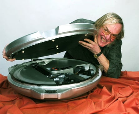 Colin Pillinger with a model of Beagle 2.