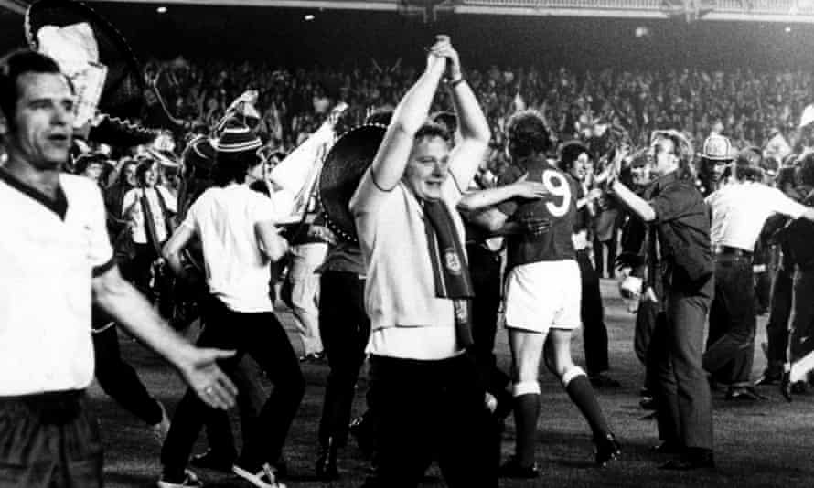Celebrating winning the 1972 European Cup Winners’ Cup final against Dynamo Moscow.