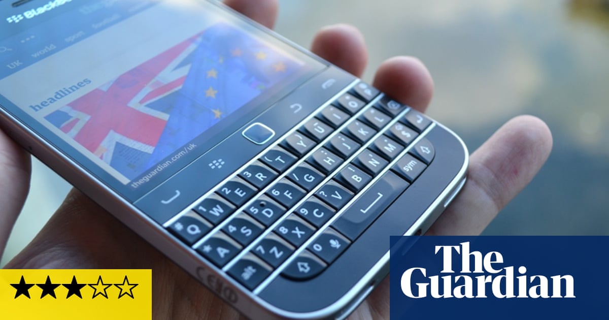 Blackberry Classic Review The Phone Diehards Have Been Waiting For Blackberry Corporation The Guardian