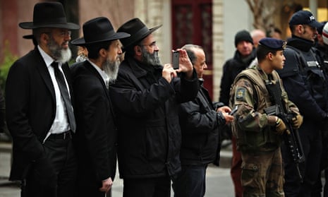 Armed guards outside a Jewish school, Paris