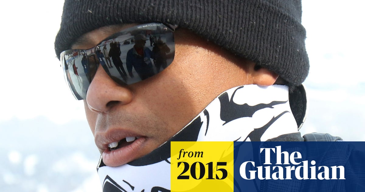 Tiger Woods's mouth meets cameraman – comes off second best | Tiger