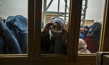 afghan woman voting window