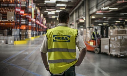 worker IKEA