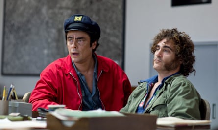 Benicidio del Toro, left, one of the many familiar faces in Inherent Vice.