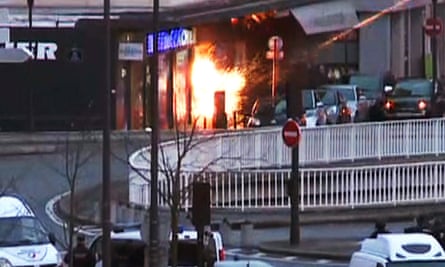 Special forces launch an assault on the kosher supermarket in Paris