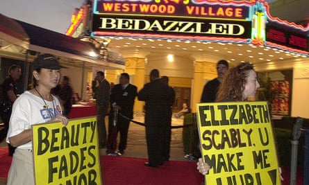 US striking commercial actors protest the premiere of Bedazzled in 2000