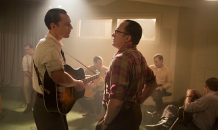 Tom Hiddleston as Hank Williams and Bradley Whitford as Fred Rose in I Saw the Light.