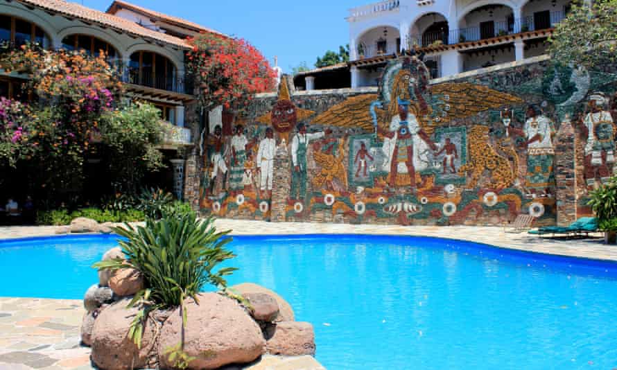The swimming pool at Hotel Posada La Misión, Rincón de Guayabitos, Nayarit, Mexico.