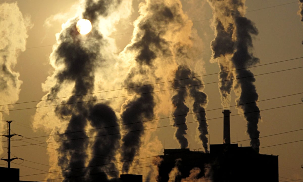 Выброс токсичных веществ. Загрязнение атмосферного воздуха. Выброс веществ в атмосферу. Выбросы вредных веществ. Выбросы вредных веществ в атмосферный воздух.