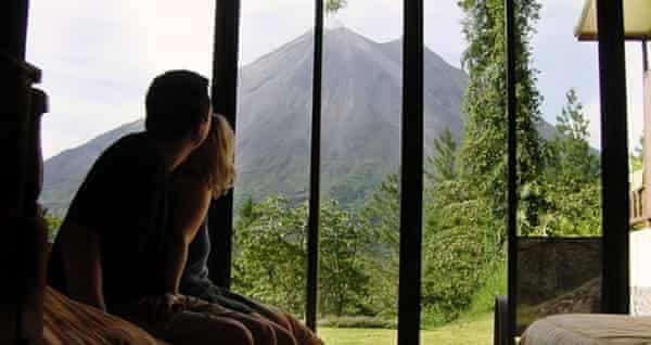 Habitación del Observatorio Arenal Lodge