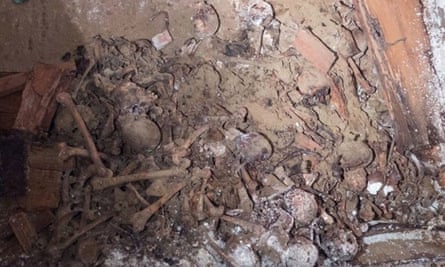 Disarticulated skeletons in the first vault.