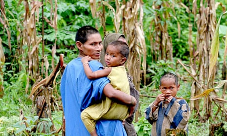 "Matsigenka-Nanti" woman and child living along the upper River Camisea in the Manu national park buffer zone in the Peruvian Amazon. 