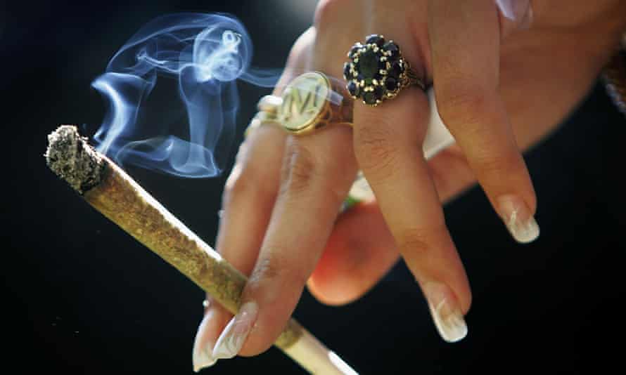 So Smoking Skunk Causes Psychosis But Milder Cannabis Doesn T Science The Guardian So Smoking Skunk Causes Psychosis But Milder Cannabis Doesn T Science The Guardian