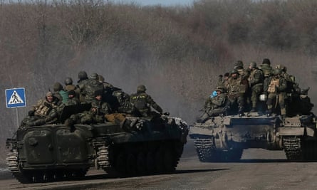The retreat continues: Ukrainian servicemen approach Artemivsk after withdrawing from the key town of Debaltseve.