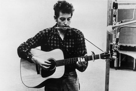 Bob Dylan ... the shirts they aren't a-changin'.