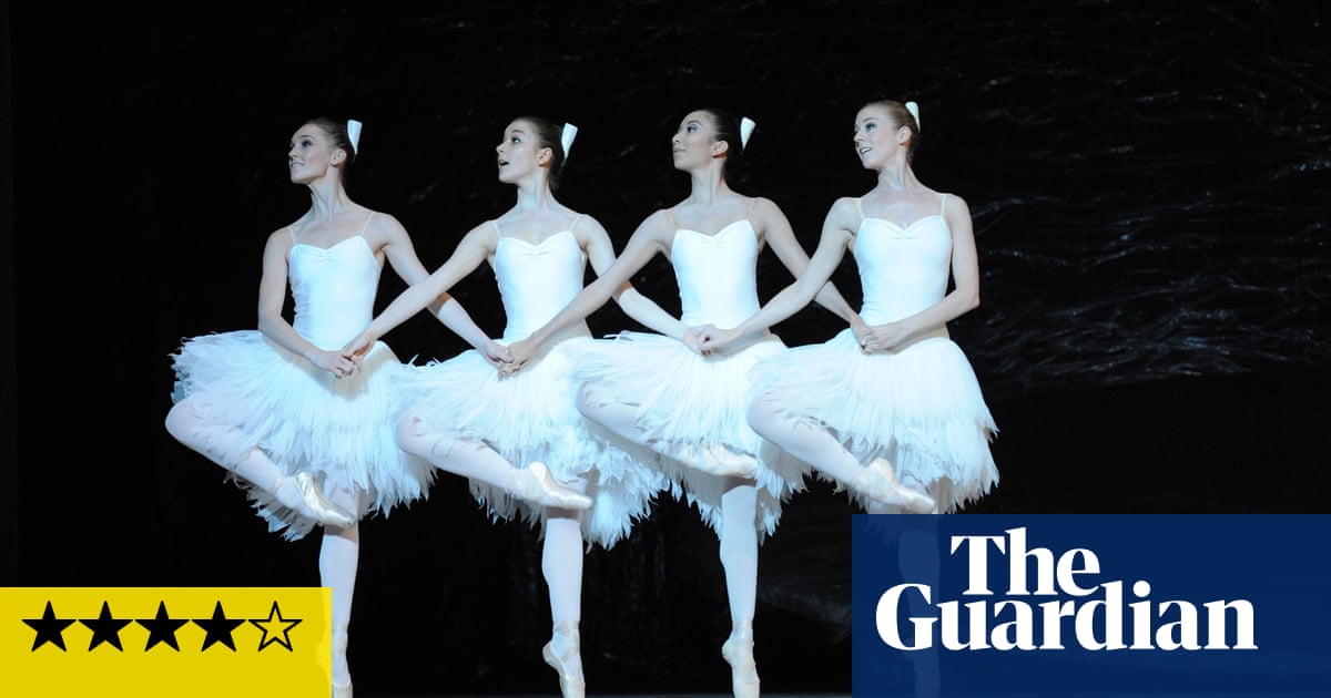 Australian Ballet Swan Lake Review Savage And Beautiful To Watch Ballet The Guardian Australian Ballet Swan Lake Review Savage And Beautiful To Watch Ballet The Guardian