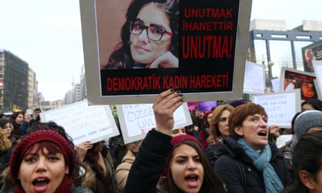 Women Turkey protest Ozgecan Aslan