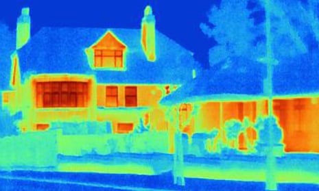 D4M0DW Thermal image of houses on city streetT