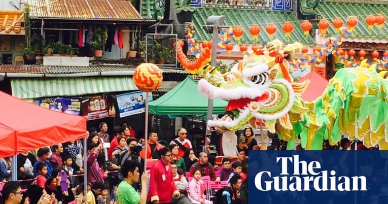 Year chinese lunar temple indonesian ethnic celebration during incense prays jakarta chinatown man Chinese New Year's celebrations: your photos and experiences | Life and