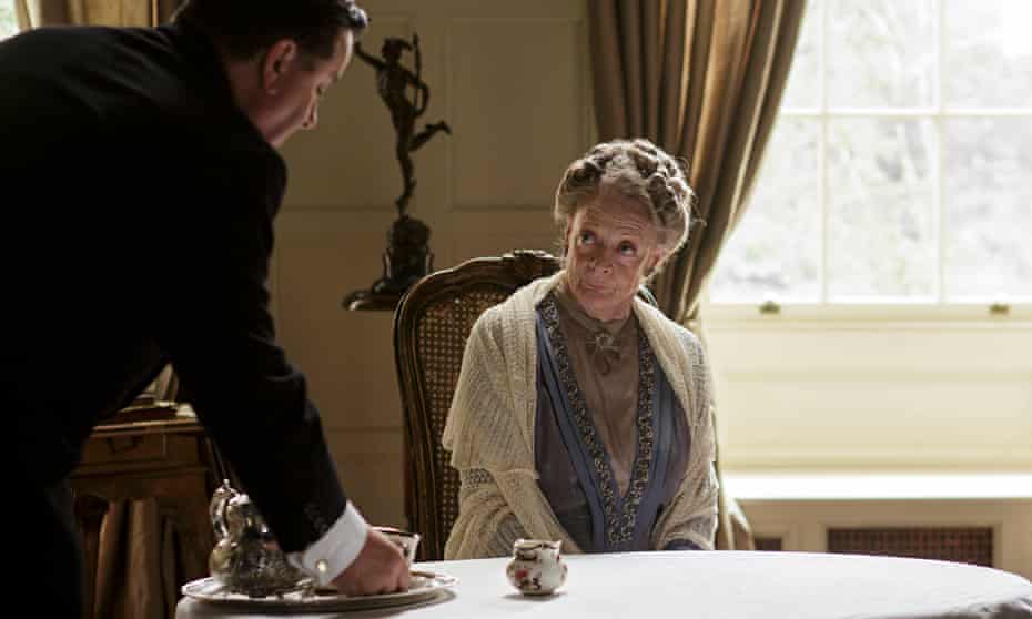 A scene from Downton Abbey, with Jeremy Swift as Spratt the butler and Maggie Smith as Violet
