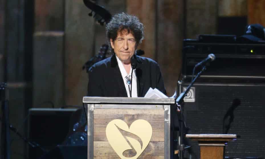 Bob Dylan speaking during the 2015 MusiCares Person of the Year gala.