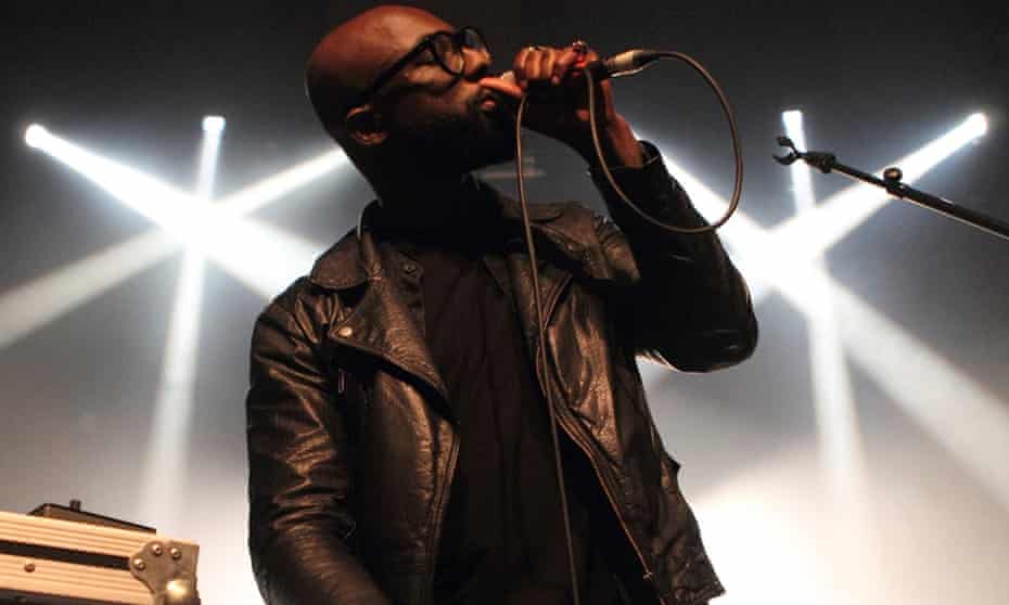 Obara Ejimiwe of Ghostpoet, performing live in January 2015