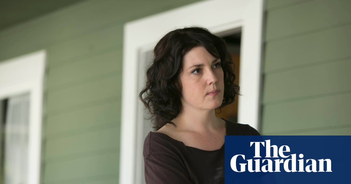 Melanie Lynskey on Togetherness, realism and 'radical' nudity | US