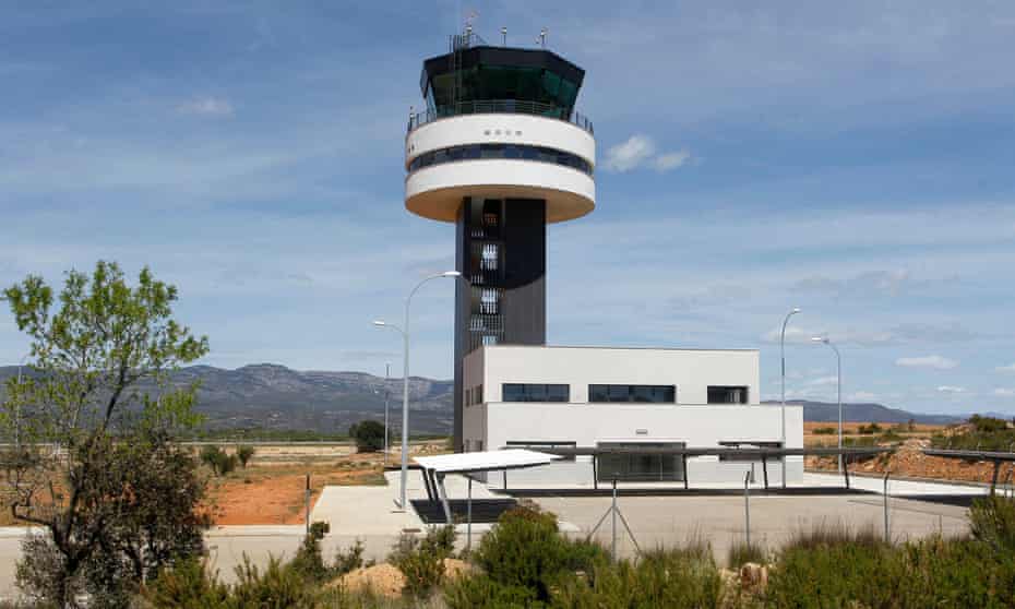 The control tower at Castellón–Costa Azahar airport. The construction of the airport was commissioned by the politician Carlos Fabra, who is now serving jail time for tax fraud.