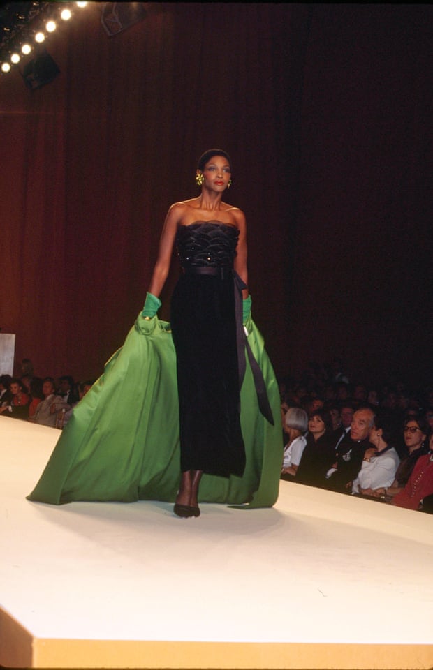 Roshumba on the catwalk with a mini afro.